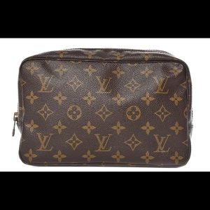 Louis Vuitton trousse 23